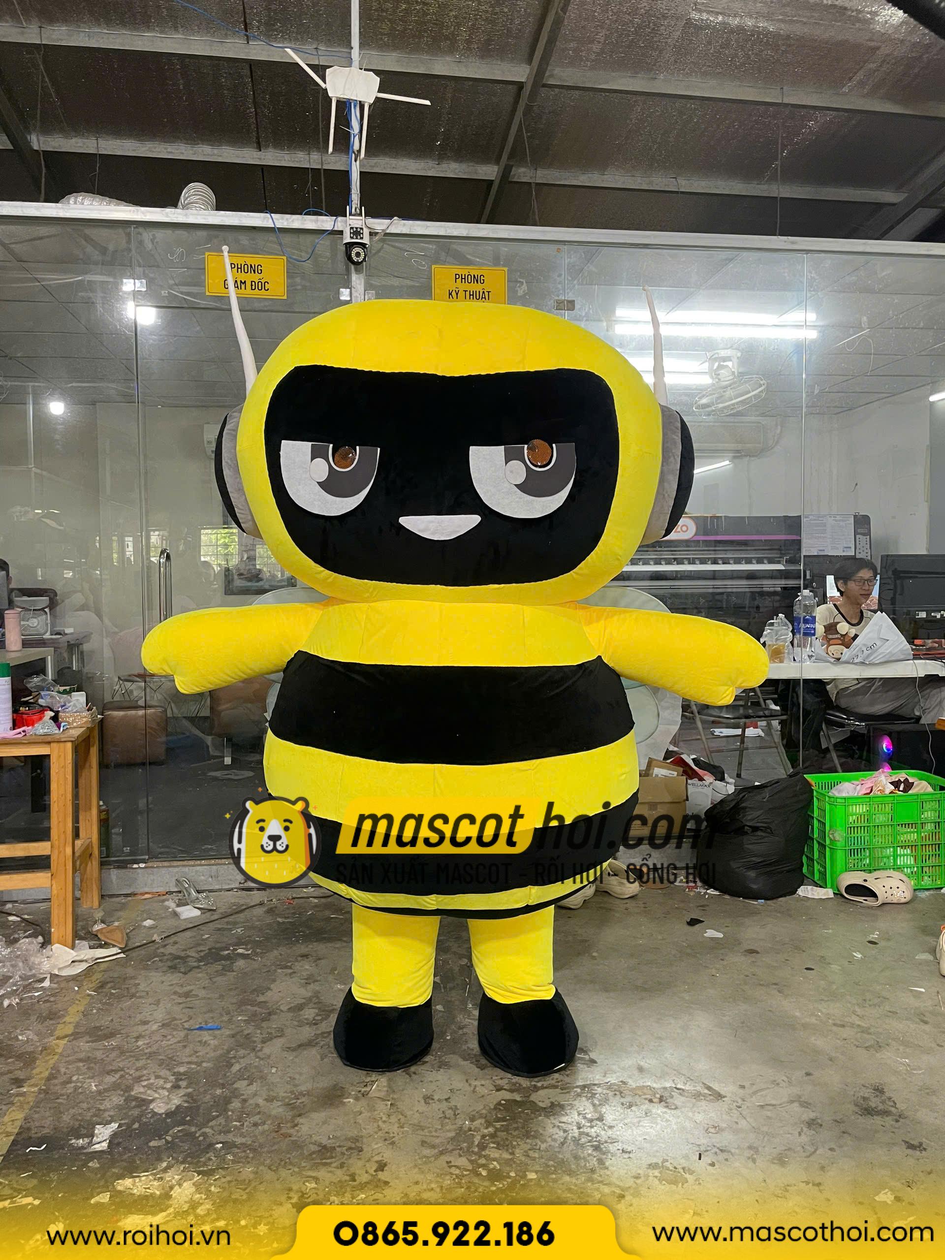 MASCOT HƠI CHÚ ONG VÀNG 2026