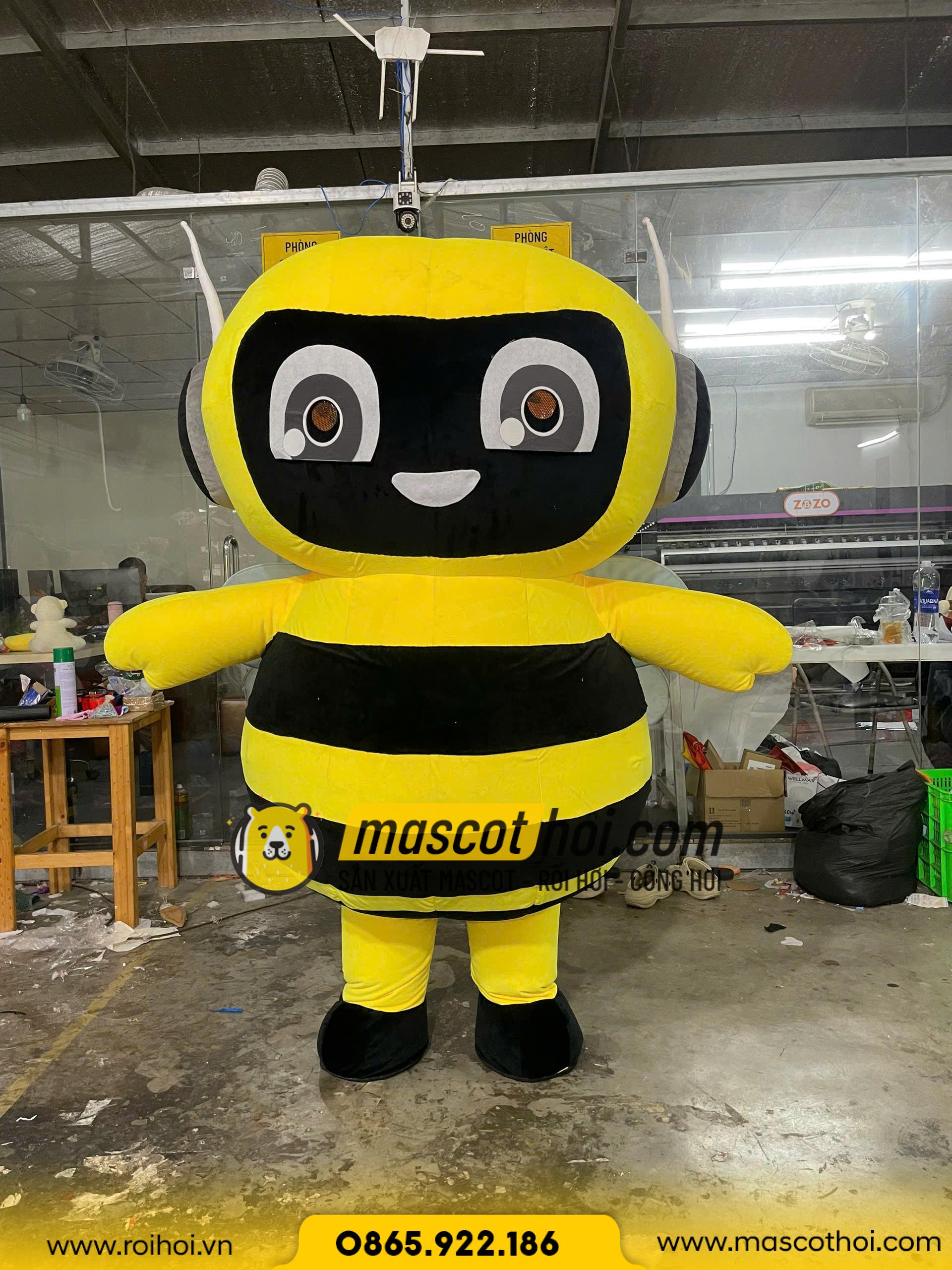 MASCOT HƠI CHÚ ONG VÀNG 2026