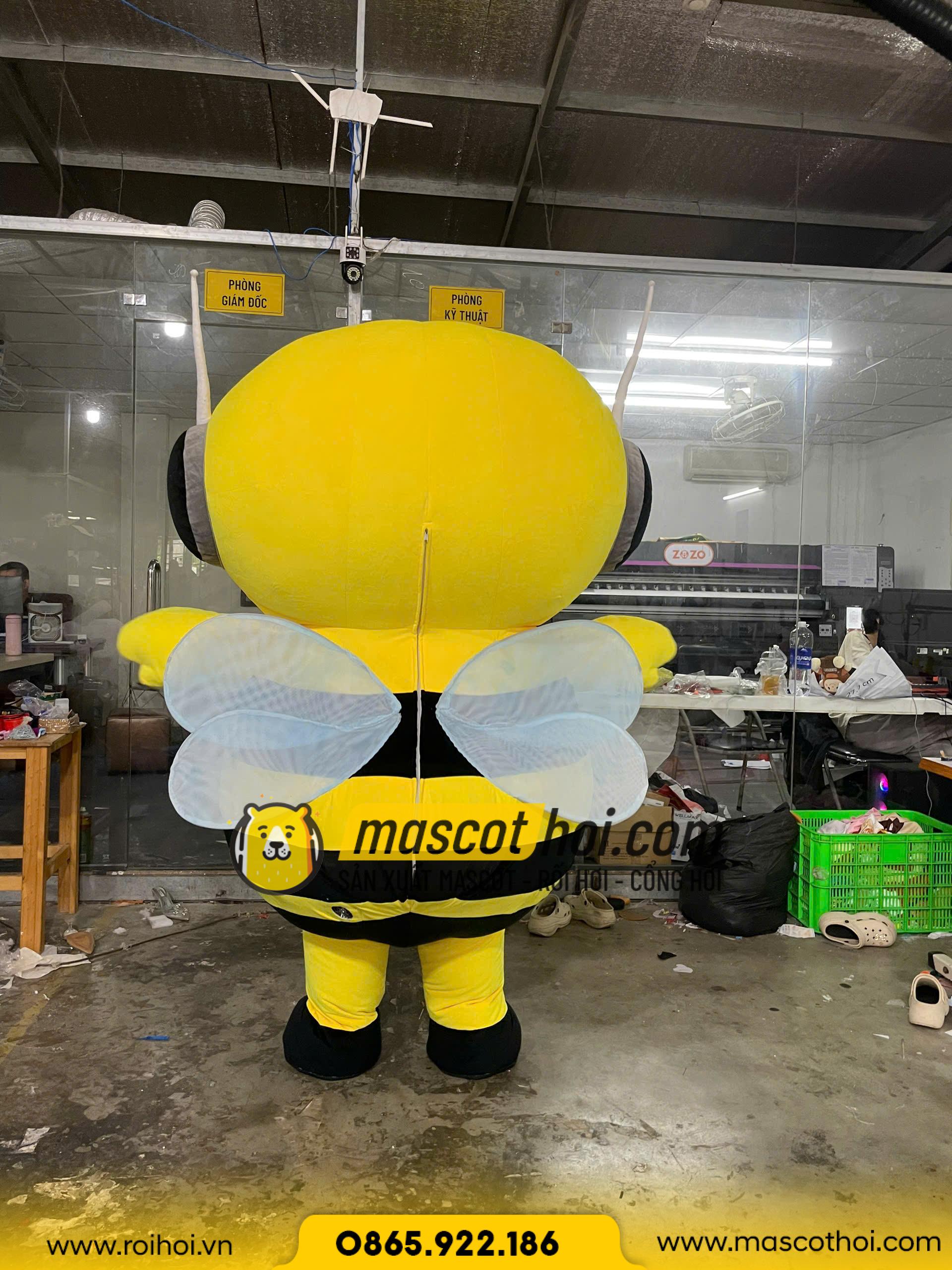 MASCOT HƠI CHÚ ONG VÀNG 2026